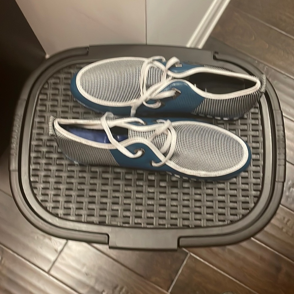 male shoes Blue and white lace ups causal very good condition